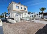 Wederverkoop - VILLA -
LA MARINA - La Marina
