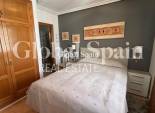 Wederverkoop - APPARTEMENT -
TORREVIEJA - Torrevieja