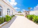 Odsprzedaż - WILLA  -
TORREVIEJA - 