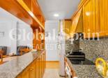 Resale - APARTMENT -
TORREVIEJA - Paseo maritimo