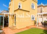 Odsprzedaż - WILLA  -
TORREVIEJA - 