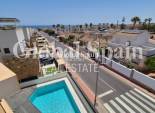 Odsprzedaż - WILLA  -
TORREVIEJA - 