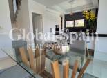 Odsprzedaż - WILLA  -
TORREVIEJA - 