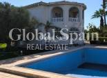 Wederverkoop - VILLA -
TORREVIEJA - La Siesta