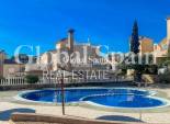 Resale - HOUSE -
ORIHUELA COSTA - VILLAMARTÍN