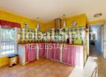 Resale - VILLA -
ORIHUELA