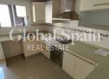 Wederverkoop - APPARTEMENT -
TORREVIEJA - Puerto