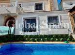 Wiederverkauf - HAUS -
ORIHUELA COSTA - La Zenia