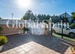 Resale - HOUSE -
TORREVIEJA - Calas Blancas