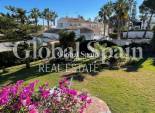 Revente - VILLA -
VILLAMARTÍN - Costa Blanca