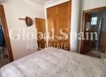 Wederverkoop - APPARTEMENT -
TORREVIEJA - Torrevieja