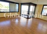 Wederverkoop - APPARTEMENT -
TORREVIEJA - Puerto