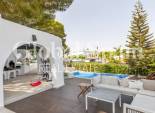 Odsprzedaż - WILLA  -
TORREVIEJA - 