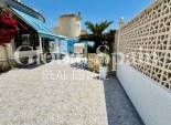 Odsprzedaż - WILLA  -
TORREVIEJA - 