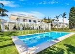 Nieuwbouw - VILLA -
MARBELLA - Lomas De Marbella Club