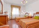 Wederverkoop - PENTHOUSE -
TORREVIEJA - Paseo maritimo