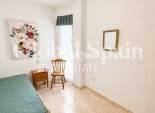 Wederverkoop - APPARTEMENT -
TORREVIEJA - Playa del cura