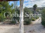 Resale - HOUSE -
JACARILLA - Inland