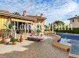 Resale - VILLA -
CABO ROIG - MUY CERCA DE LA PLAYA