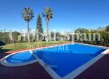 Wederverkoop - APPARTEMENT -
TORREVIEJA - Torrevieja