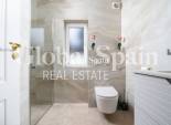 Odsprzedaż - WILLA  -
TORREVIEJA - 