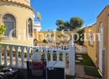 Resale - VILLA -
ORIHUELA COSTA - VILLAMARTÍN