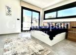 Wiederverkauf - VILLA -
VILLAMARTÍN - Costa Blanca