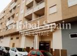 Wederverkoop - APPARTEMENT -
TORREVIEJA - Torrevieja