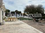Resale - VILLA -
CREVILLENTE