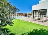 Revente - VILLA -
ORIHUELA - LAS COLINAS GOLF RESORT