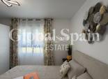 Wederverkoop - APPARTEMENT -
TORREVIEJA - Playa del Cura