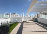 Wiederverkauf - WOHNUNG -
LA ZENIA - Costa Blanca