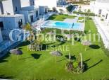 Nueva construcción  - VILLA -
BAÑOS Y MENDIGO - Altaona Golf