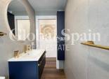 Wederverkoop - APPARTEMENT -
TORREVIEJA - Torrevieja