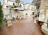 Odsprzedaż - WILLA  -
TORREVIEJA - 