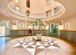 Wederverkoop - APPARTEMENT -
TORREVIEJA - Los Frutales