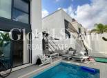 Revente - VILLA -
ORIHUELA COSTA - VILLAMARTÍN