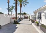 Odsprzedaż - WILLA  -
TORREVIEJA - 