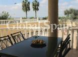 Odsprzedaż - WILLA  -
TORREVIEJA - 
