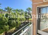 Odsprzedaż - DOM -
TORREVIEJA - 