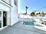 Revente - VILLA -
VILLAMARTÍN - Costa Blanca