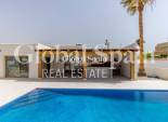 Wederverkoop - Villa -
TORREVIEJA - Torreta Florida