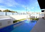Resale - VILLA -
VILLAMARTÍN - Costa Blanca