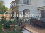 Wiederverkauf - VILLA -
ORIHUELA COSTA - Punta Prima