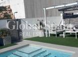 Wederverkoop - VILLA -
VILLAMARTÍN - Costa Blanca