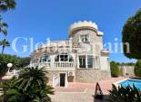 Resale - VILLA -
CIUDAD QUESADA
