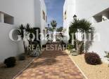 Wiederverkauf - WOHNUNG -
ORIHUELA COSTA - VILLAMARTÍN