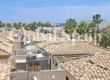 Wiederverkauf - WOHNUNG -
ORIHUELA COSTA - VILLAMARTÍN