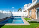 Resale - VILLA -
PILAR DE LA HORADADA