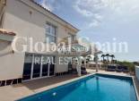 Wederverkoop - VILLA -
LA MARINA - La Marina